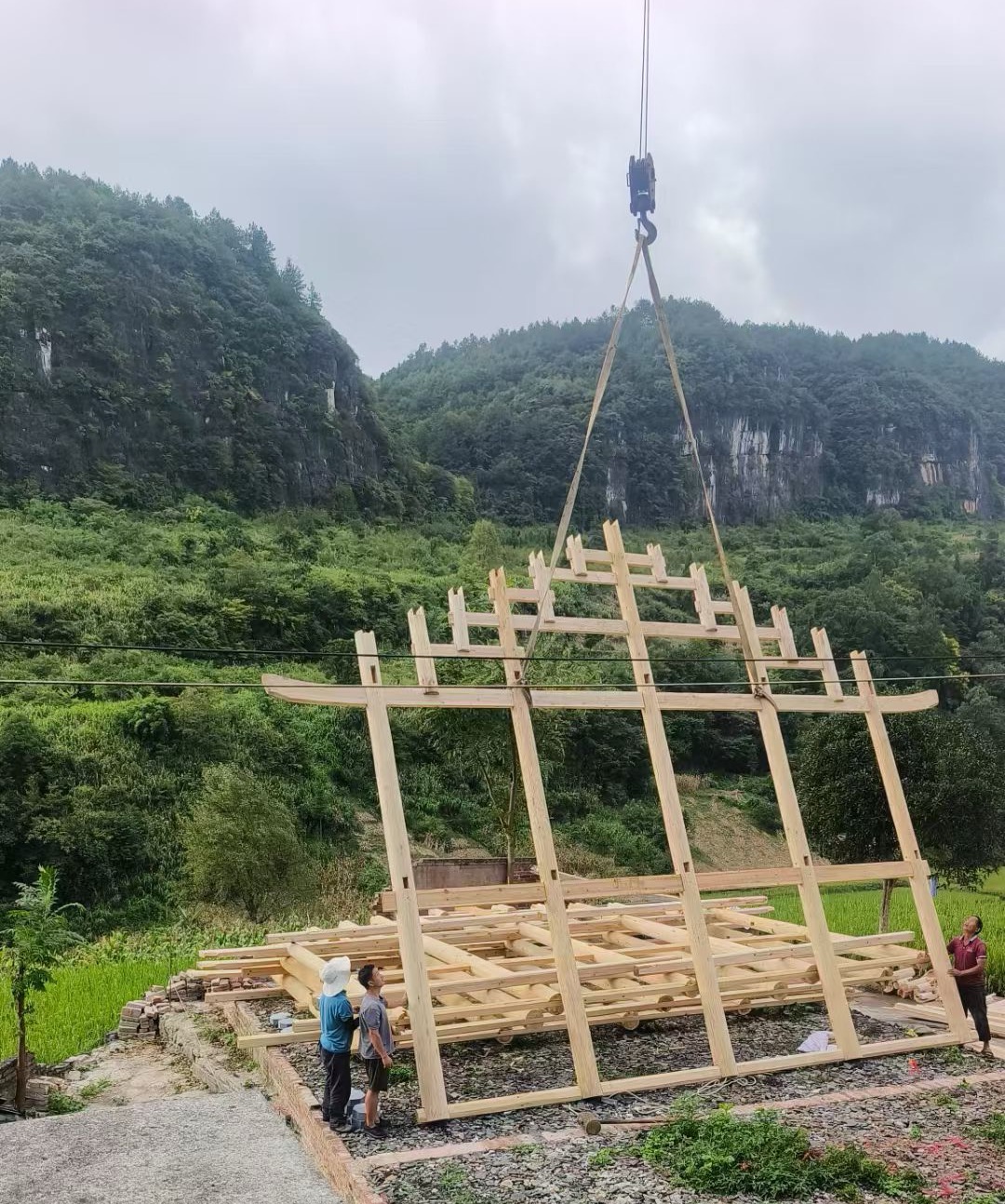 青山湖区汽车吊出租公司怎么保证发动机散热问题