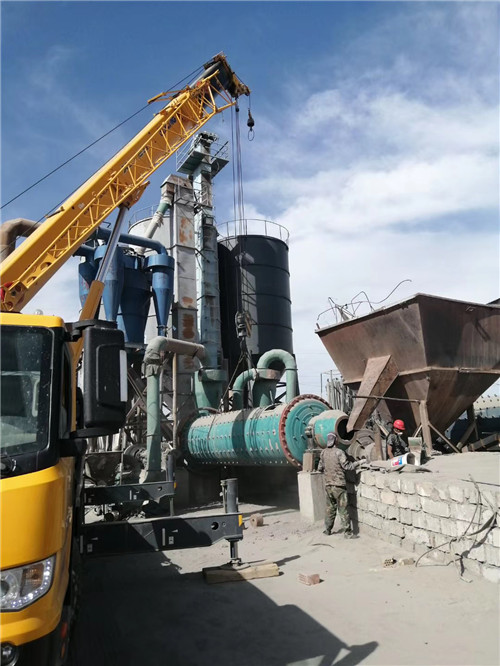 青山湖区设备搬运等各类工程项目中，吊车起着关键作用